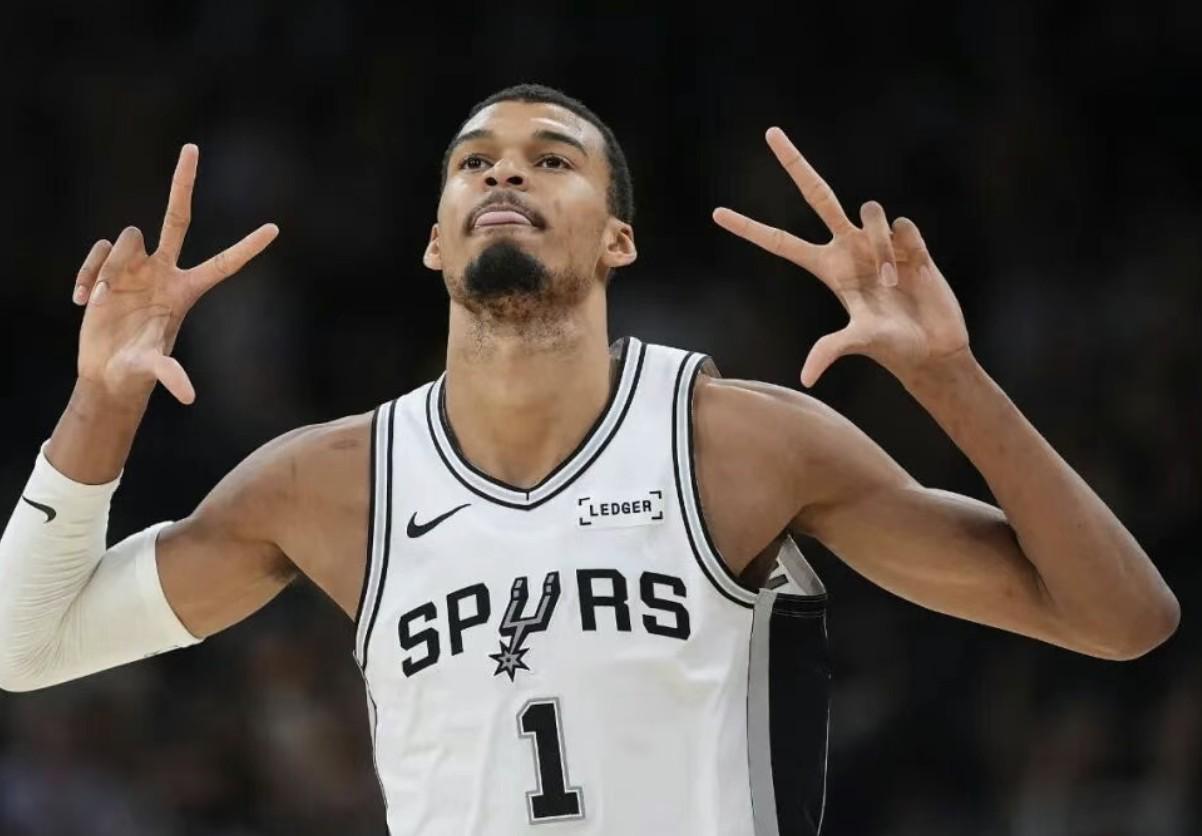 yunkai体育-文班亚马5场狂砍165分57板19帽，继2006年姚明之后首人